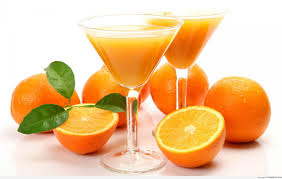Một ly nước cam mỗi ngày cho bạn làn da trắng mịn
